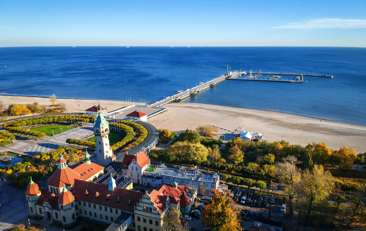 Zoppot©Piotr Wawrzyniuk - stock.adobe.com Sandstrand und Seebrücke in Sopot an der Ostsee mit Blick auf die Danziger Bucht.