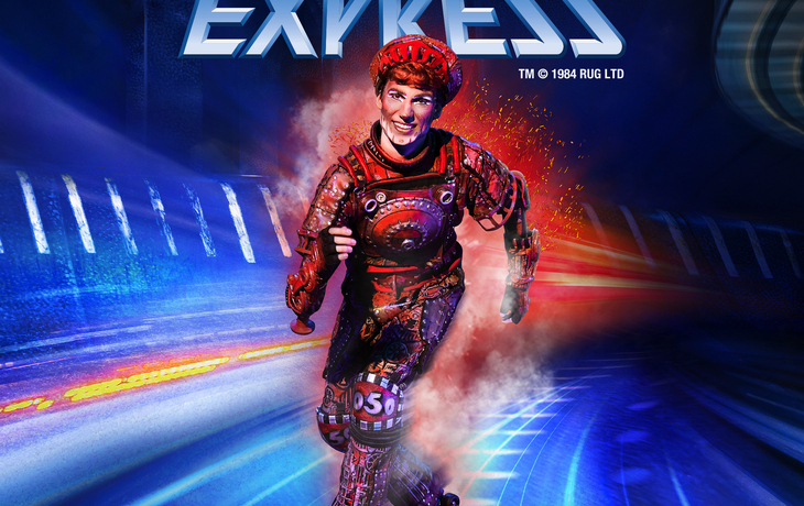 Person in futuristischem Kostüm auf Rollschuhen, Starlight Express-Logo oben.