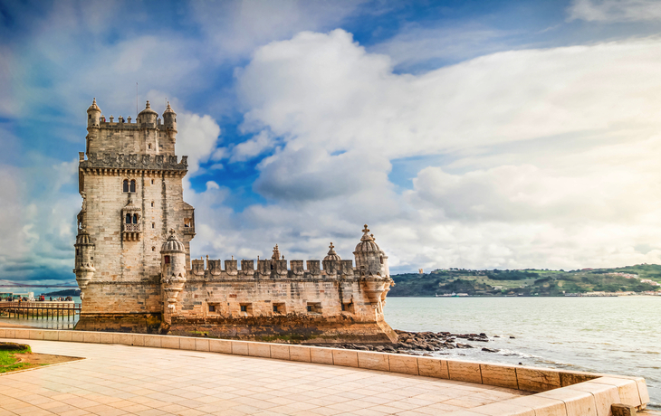 Torre de Belém an der Atlantikküste in Lissabon, Portugal.
