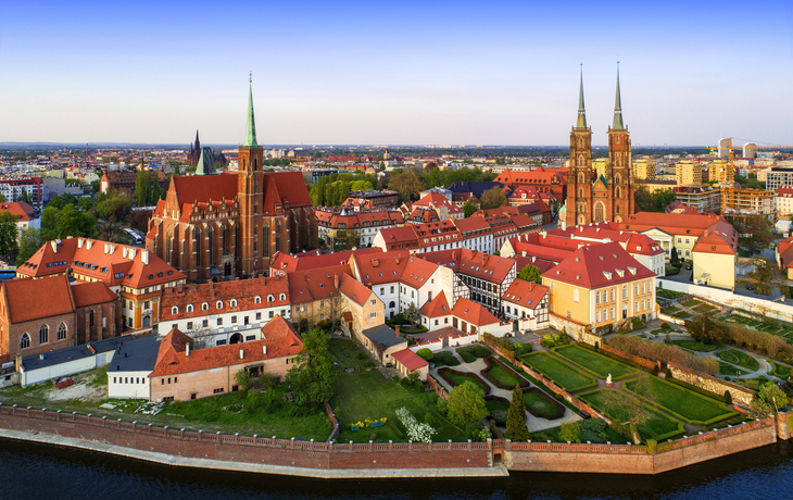 Panorama von Breslau mit Kathedrale St. Johannes der Täufer und Fluss Oder.
